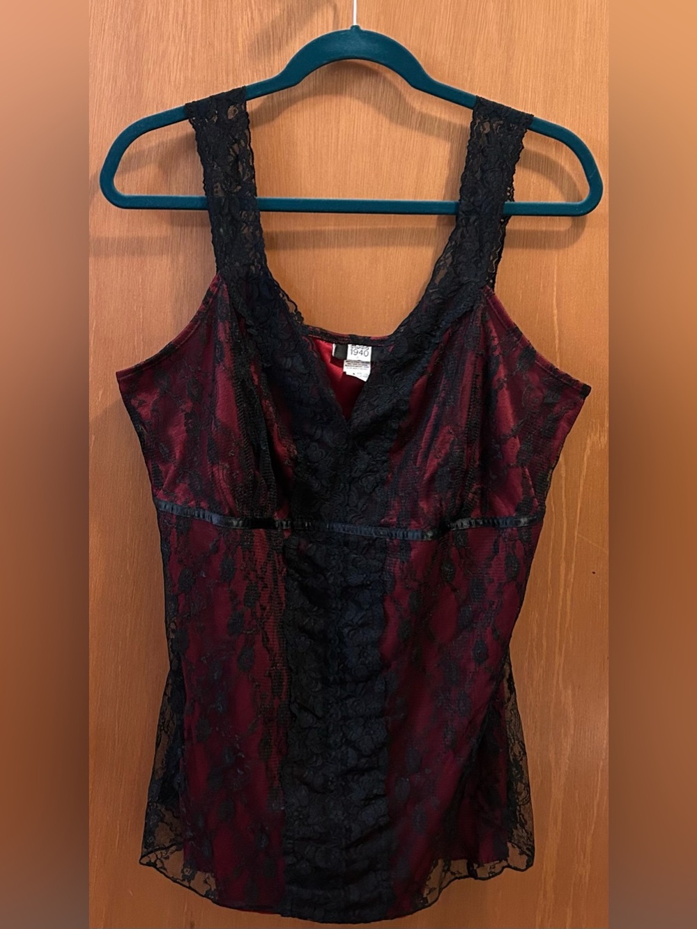 Studio 1940 Y2K Women's Burgundy/Black Lace Sleeveless VNeck Chemise Top Size 20